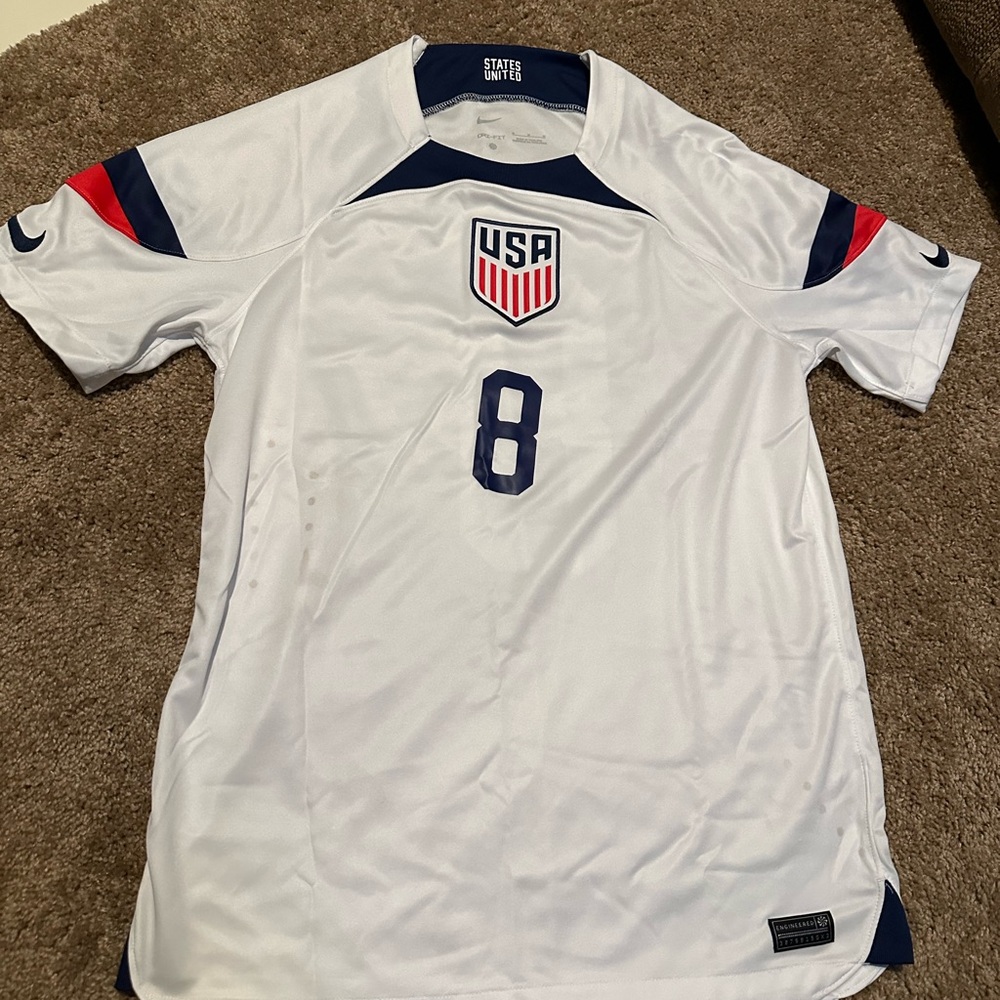 2022 USA MNT “McKennie #8” Replica Jersey (Nike Size M)